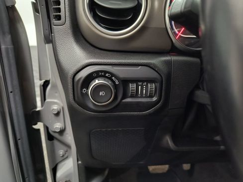Used 2022 Jeep Wrangler Unlimited Rubicon w/ Steel Bumper Group AWD/4WD image 14