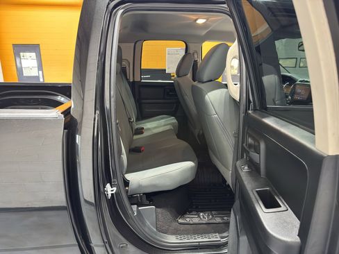 Used 2018 RAM 1500 Express image 16