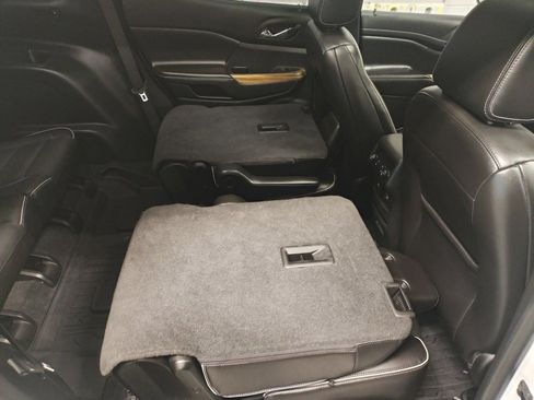 Used 2019 GMC Acadia Denali image 12