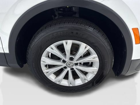 Used 2023 Volkswagen Tiguan SE AWD/4WD image 84