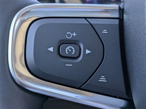 New 2025 Volvo XC40 B5 Plus w/ Protection Package Premier image 30