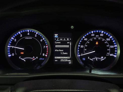 Used 2019 Toyota Highlander LE AWD/4WD image 14