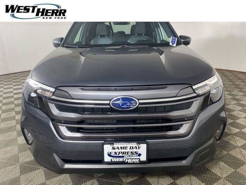 Used 2025 Subaru Forester Premium AWD/4WD image 49