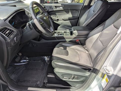 Used 2022 Ford Edge Titanium image 16
