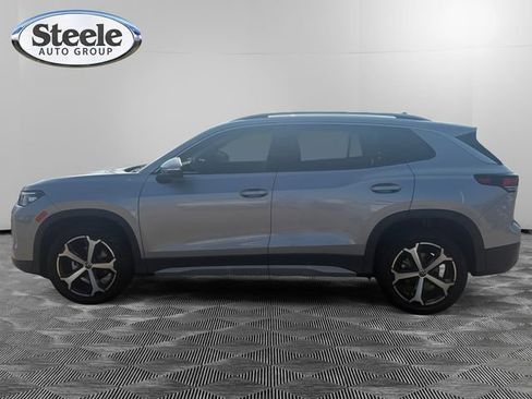 New 2025 Volkswagen Tiguan SE image 2