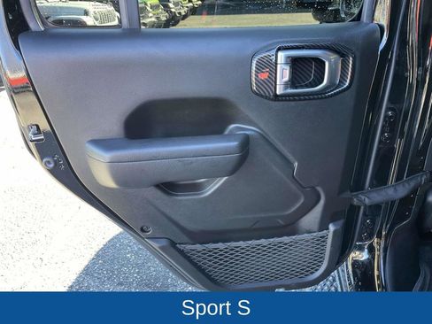 Certified 2023 Jeep Gladiator Sport image 21