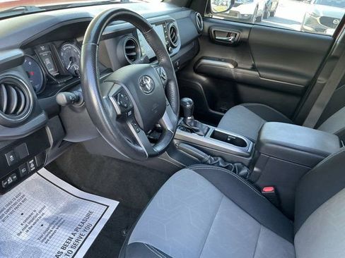 Used 2022 Toyota Tacoma TRD Off-Road w/ Technology Package image 16