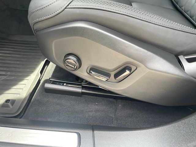 Used 2026 Volvo XC60 B5 Plus AWD/4WD image 41