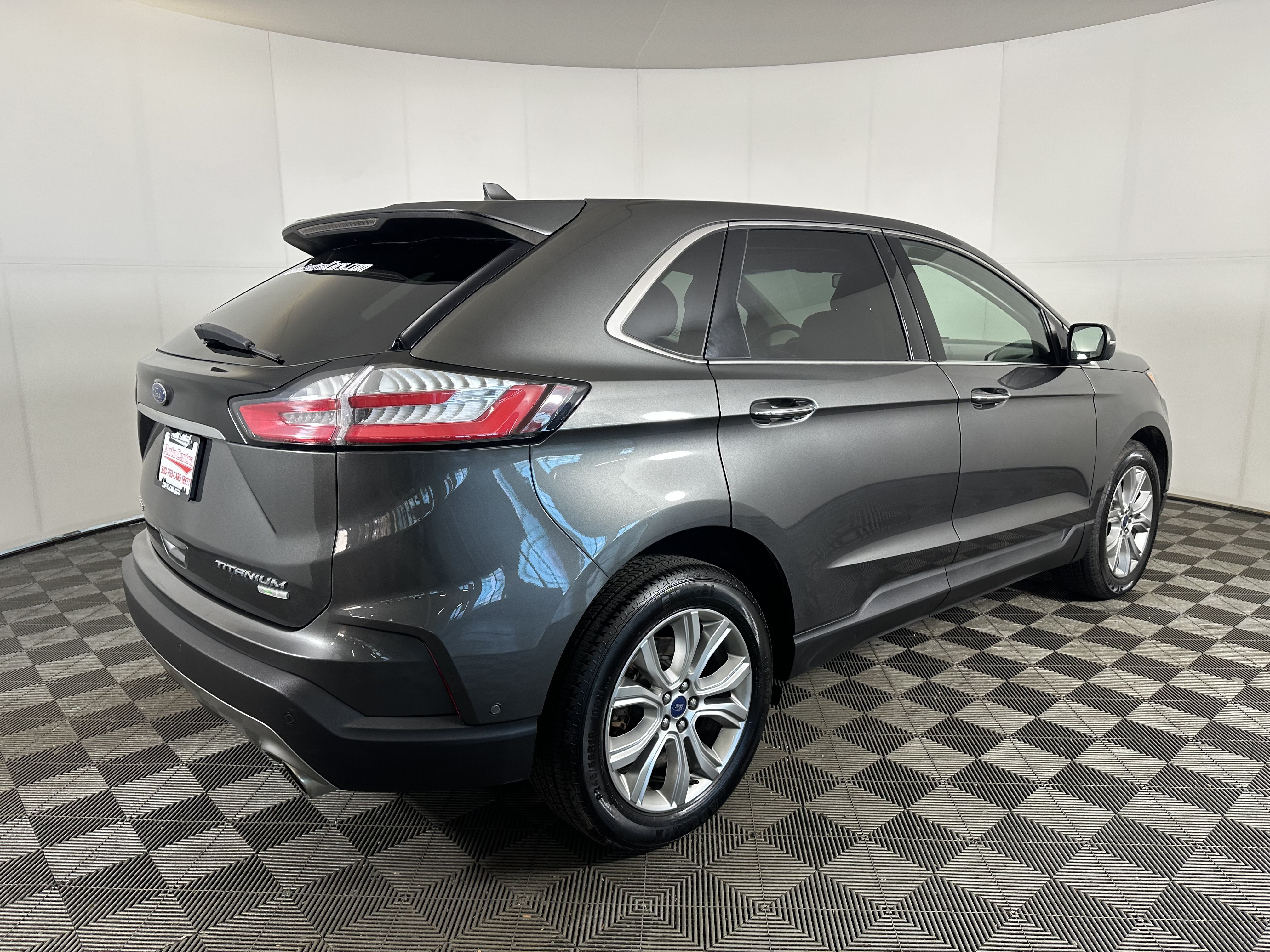 Used 2019 Ford Edge Titanium w/ Equipment Group 301A AWD/4WD image 5