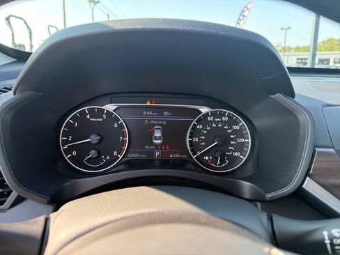 Used 2025 Nissan Altima 2.5 SV FWD image 19
