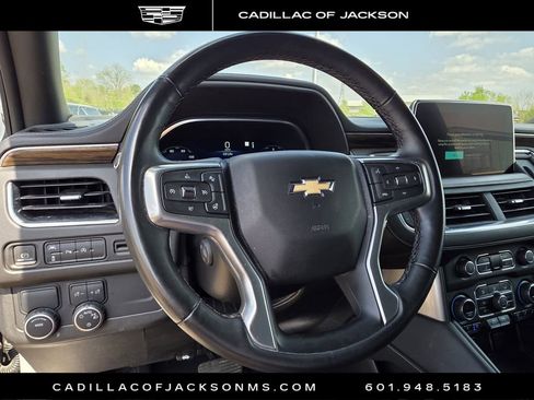 Used 2023 Chevrolet Suburban Premier RWD image 10