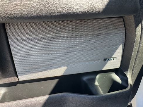 Used 2011 Ford F150 Platinum image 22