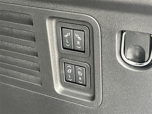 New 2025 Buick Enclave Preferred w/ LPO, Floor Liner Package image 38