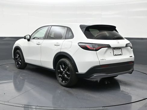 Used 2023 Honda HR-V Sport image 3