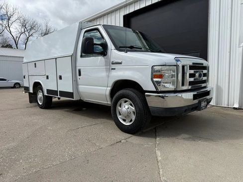 Used 2012 Ford E-350 and Econoline 350 Super Duty w/ Class I Trailer Tow Pkg RWD image 2