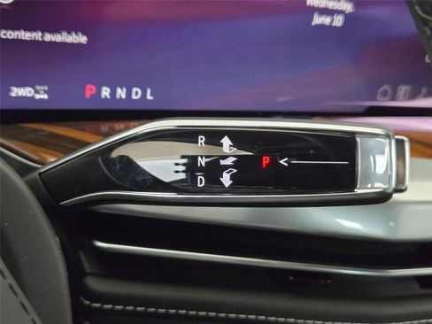 New 2026 Cadillac Escalade ESV Platinum Sport w/ LPO, Floor Liner Package AWD/4WD image 24