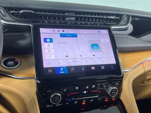 Used 2024 Jeep Grand Cherokee L Summit image 23