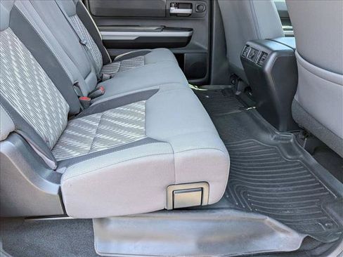 Used 2019 Toyota Tundra SR5 w/ SR5 Upgrade Package AWD/4WD image 18
