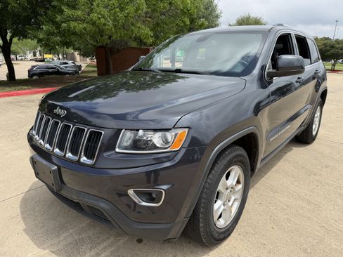 Used 2015 Jeep Grand Cherokee Laredo w/ Quick Order Package 23E RWD image 3