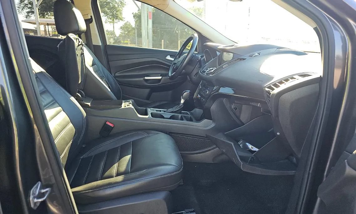 Used 2017 Ford Escape Titanium AWD/4WD image 8