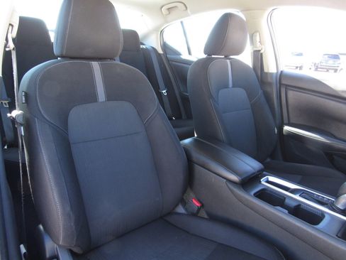 Used 2022 Nissan Sentra SV image 10