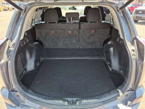 Used 2017 Toyota RAV4 XLE w/ Convenience Package AWD/4WD image 7