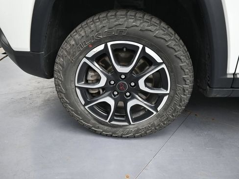 Used 2025 Jeep Compass Trailhawk AWD/4WD image 13