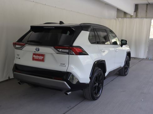 Used 2022 Toyota RAV4 XSE w/ XSE Grade Weather Package AWD/4WD image 7