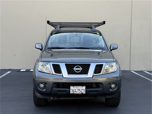 Used 2017 Nissan Frontier PRO-4X w/ Pro-4x Luxury Package AWD/4WD image 2