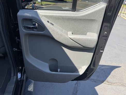 Used 2019 Nissan Frontier SV w/ Value Truck Package AWD/4WD image 14