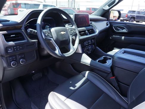 Used 2023 Chevrolet Tahoe Premier AWD/4WD image 18