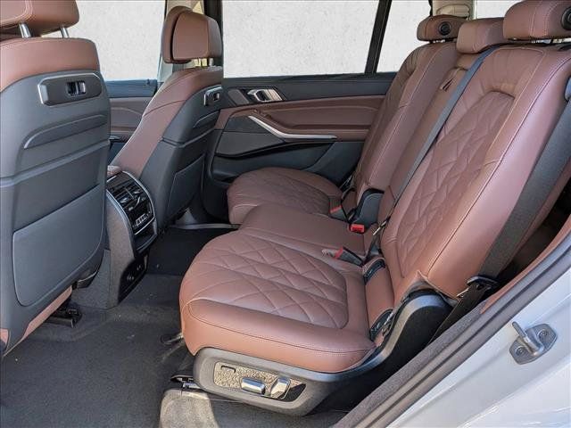 Used 2026 BMW X7 xDrive40i w/ Premium Package AWD/4WD image 16