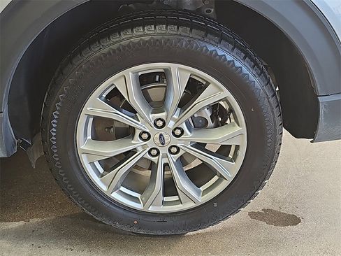 Used 2024 Ford Explorer Limited image 34