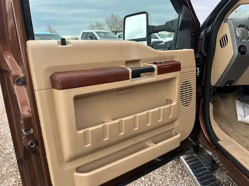 Used 2012 Ford F250 King Ranch w/ King Ranch w/Chrome Pkg image 32