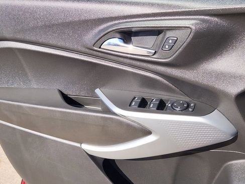 Used 2024 Chevrolet Trax RS image 27