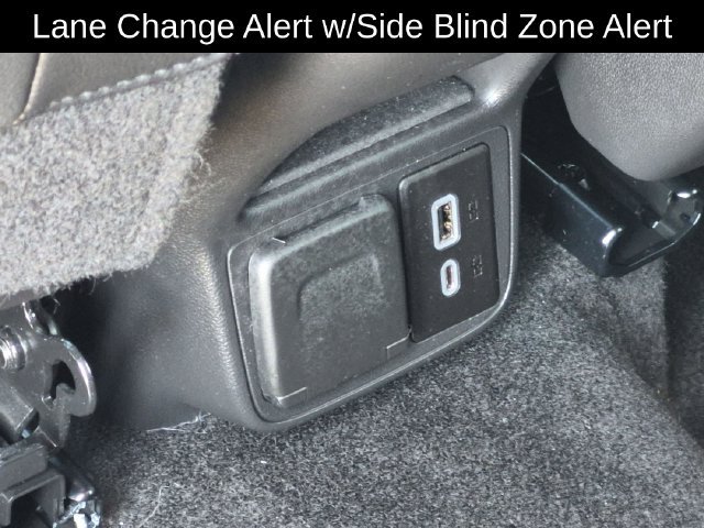 Used 2022 Buick Encore GX Essence w/ Experience Buick Package AWD/4WD image 26