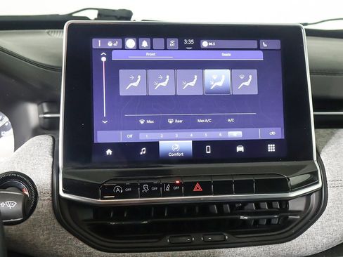 Used 2022 Jeep Compass Latitude image 42