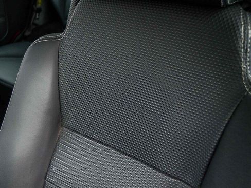 Used 2004 Land Rover Discovery S image 31