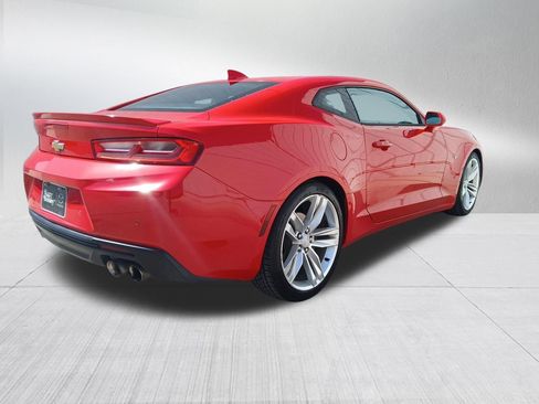 Used 2016 Chevrolet Camaro LT RWD image 6
