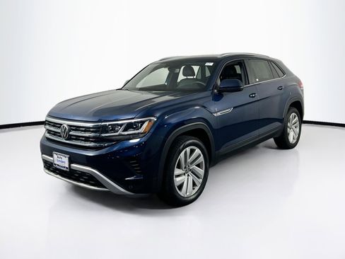 Used 2022 Volkswagen Atlas Cross Sport SE image 1