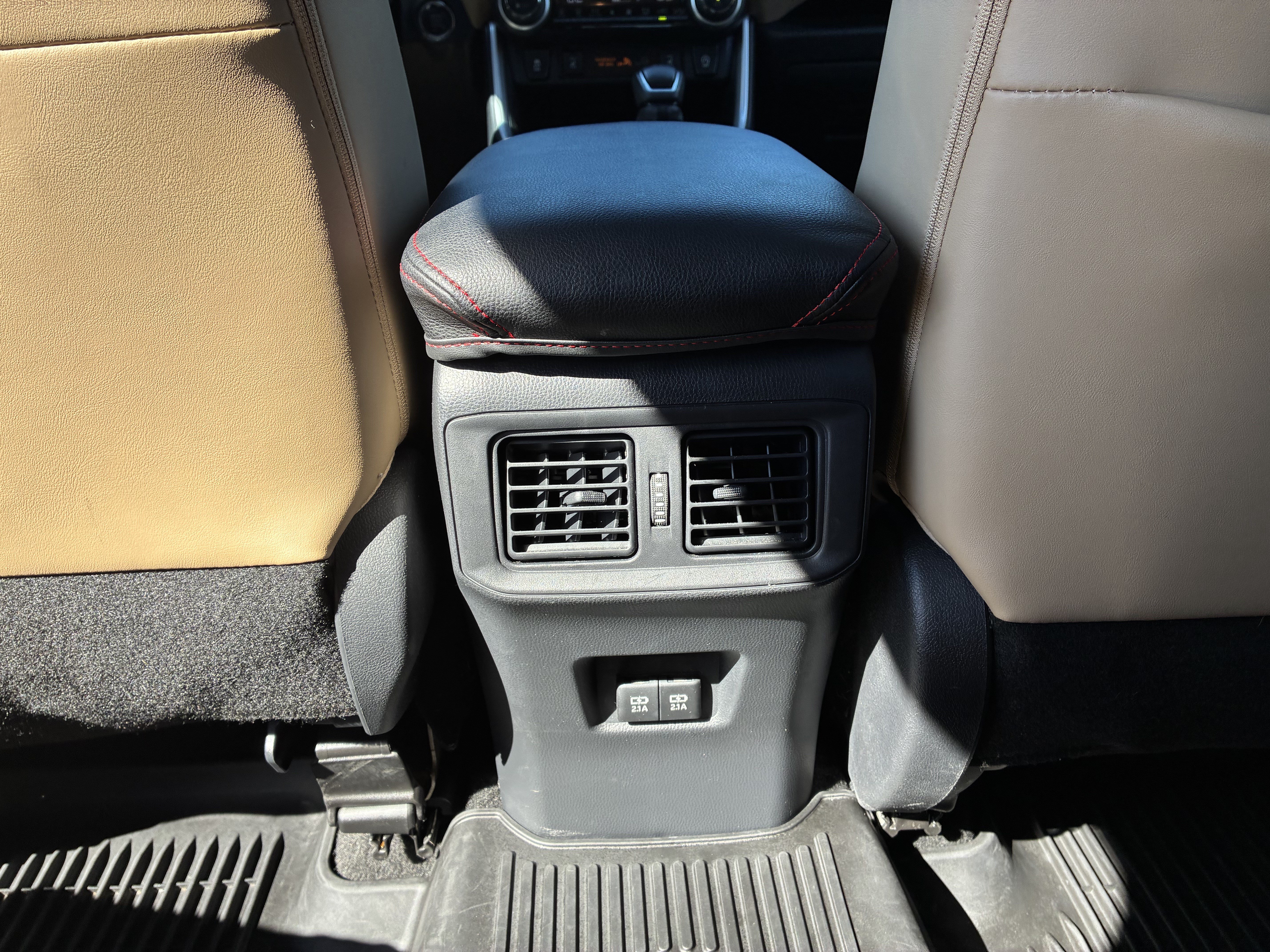Used 2020 Toyota RAV4 XLE Premium FWD image 17