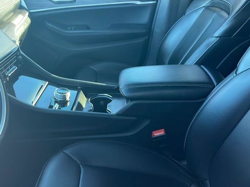 Used 2024 Jeep Grand Cherokee Limited w/ Black Appearance Package image 10