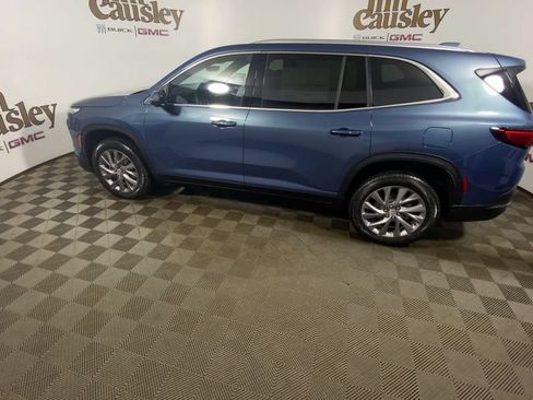 Used 2026 Buick Enclave Preferred w/ Power Package FWD image 5