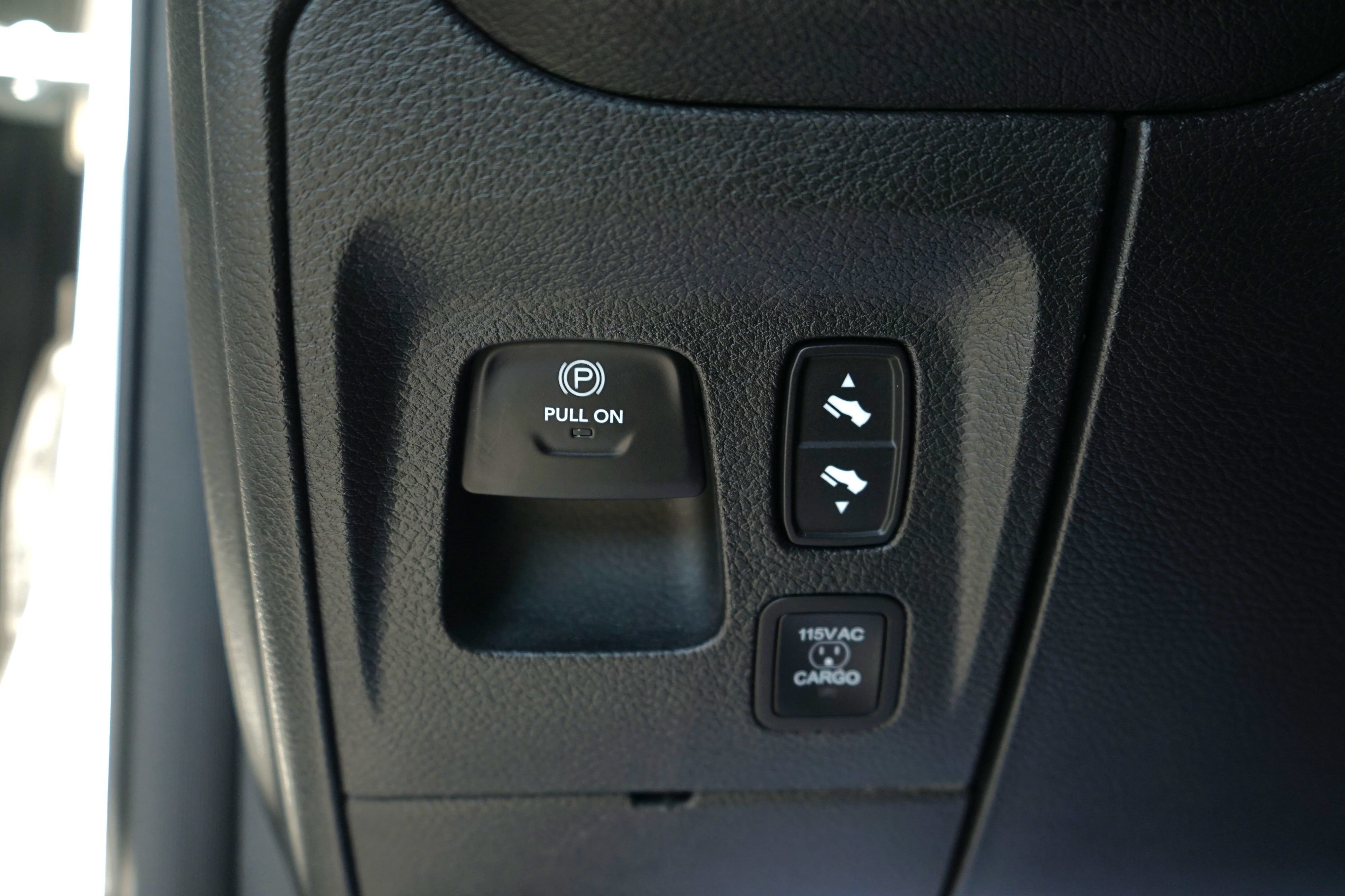 Used 2023 RAM 1500 Laramie AWD/4WD image 14