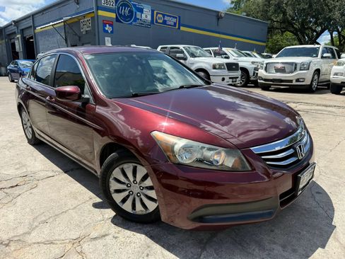 Used 2011 Honda Accord LX image 1