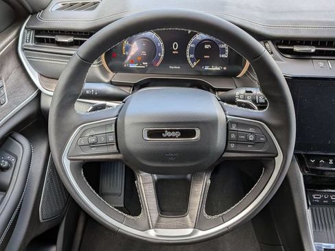 New 2026 Jeep Grand Cherokee Limited AWD/4WD image 18