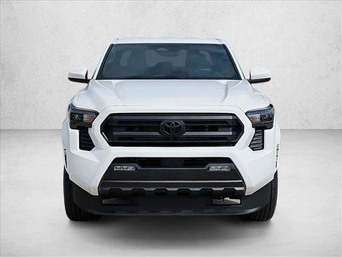 Used 2025 Toyota Tacoma SR5 AWD/4WD image 2