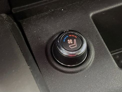 Used 2020 Nissan Titan Platinum Reserve w/ Moonroof Package AWD/4WD image 22