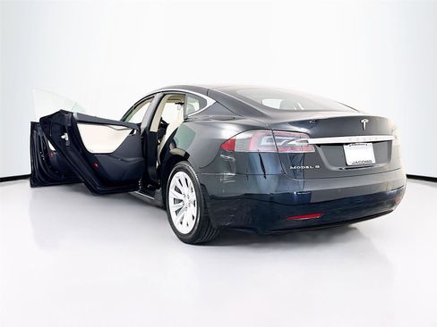 Used 2018 Tesla Model S 75D AWD/4WD image 32