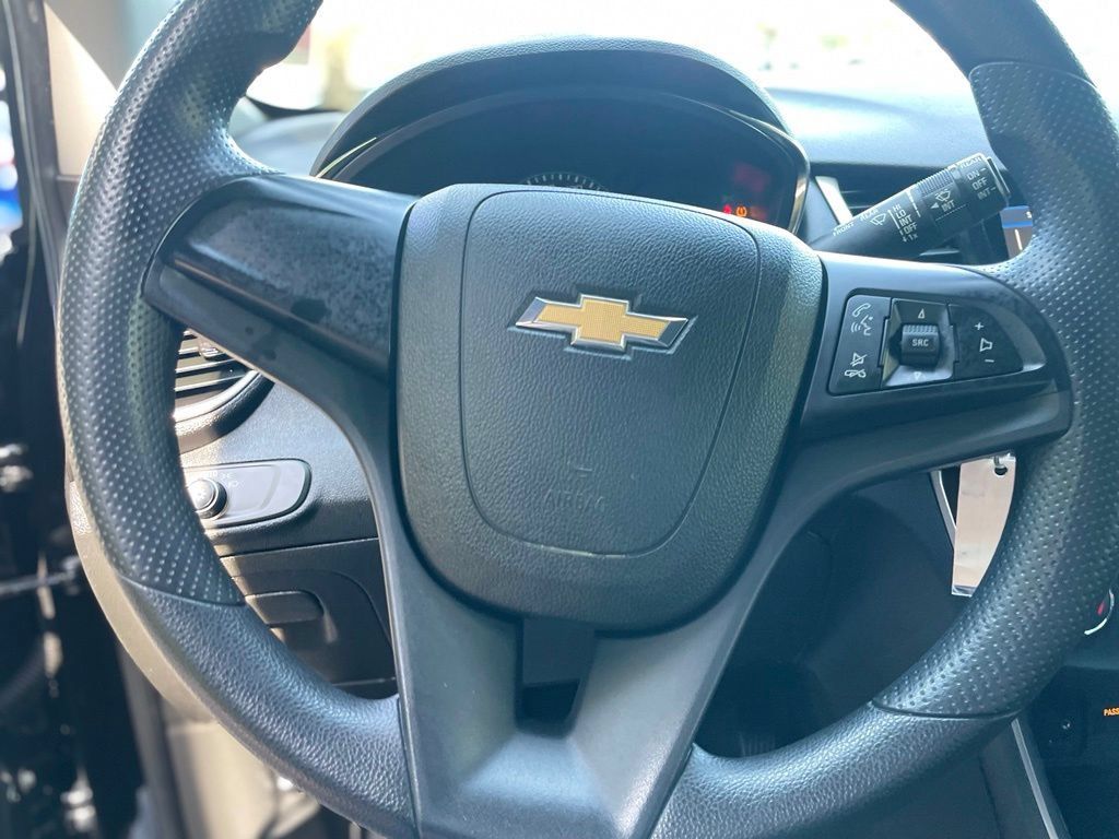 Used 2018 Chevrolet Trax LS AWD/4WD image 11